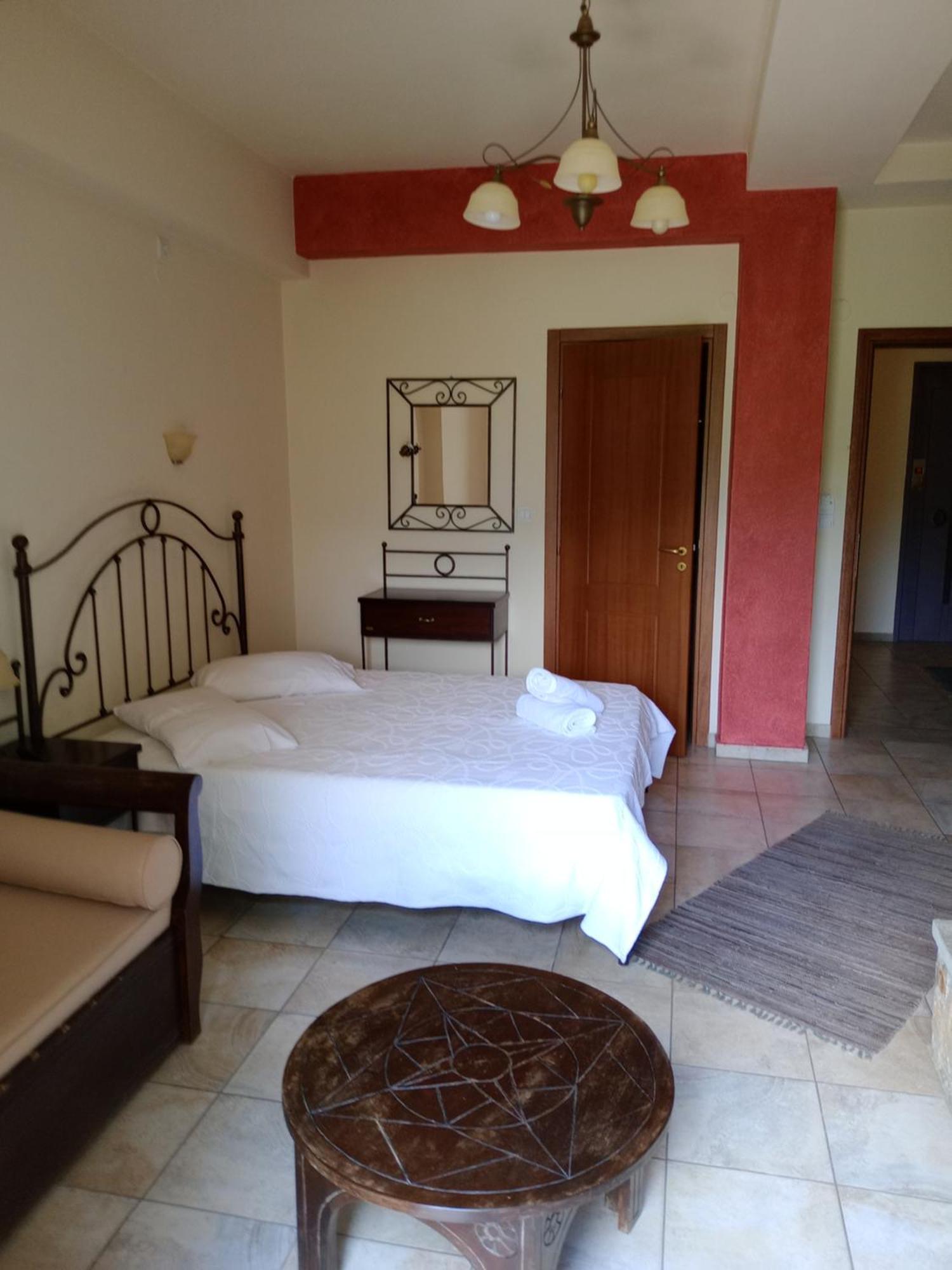 Hotel Erotas Agios Dimitrios Exterior foto